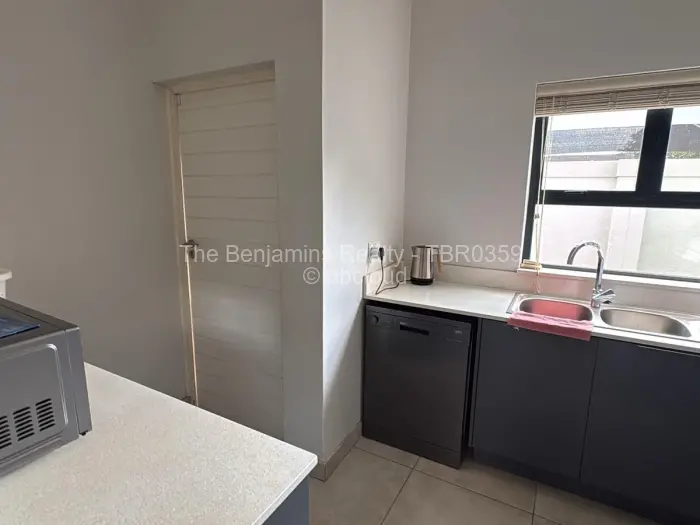 Townhouse/Cluster to Rent in Vainona, Harare