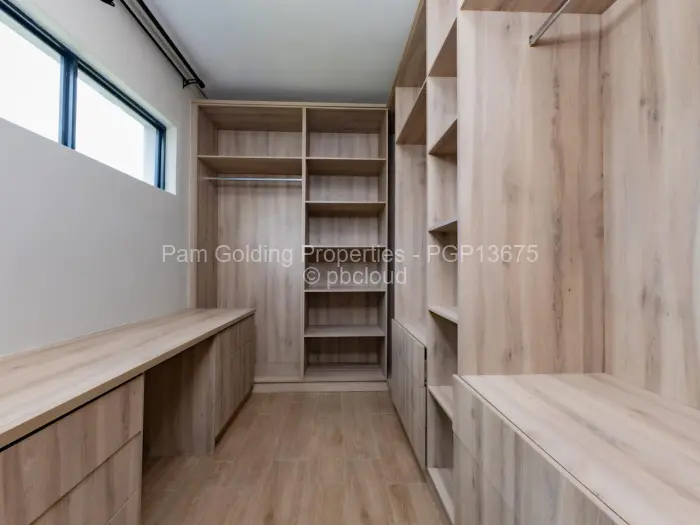 Townhouse/Cluster for Sale in Highlands, Harare