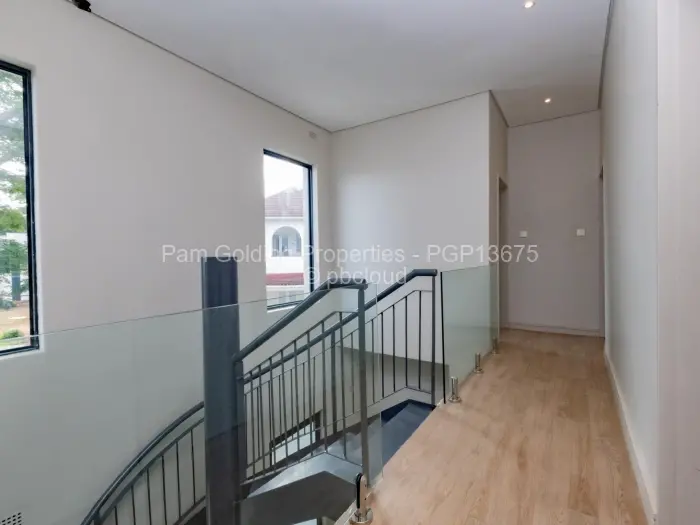 Townhouse/Cluster for Sale in Highlands, Harare