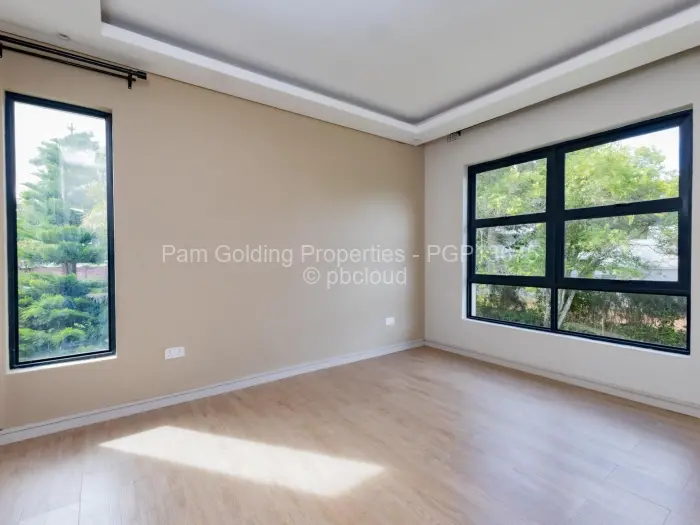 Townhouse/Cluster for Sale in Highlands, Harare