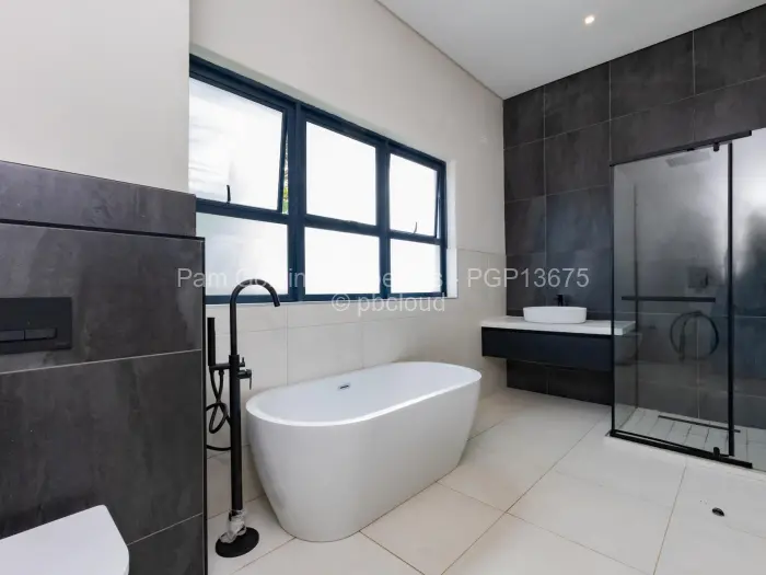 Townhouse/Cluster for Sale in Highlands, Harare