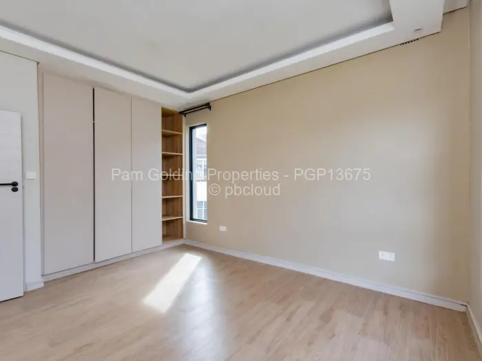 Townhouse/Cluster for Sale in Highlands, Harare