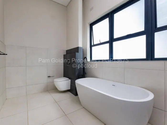 Townhouse/Cluster for Sale in Highlands, Harare