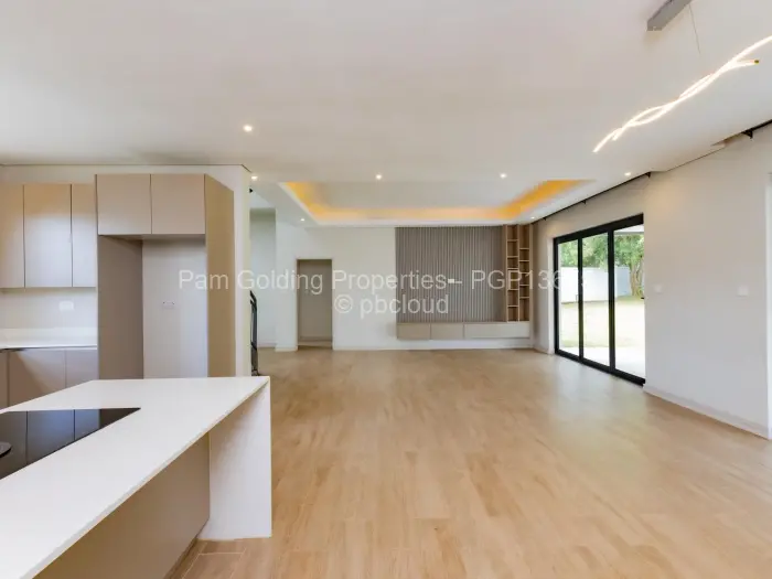 Townhouse/Cluster for Sale in Highlands, Harare