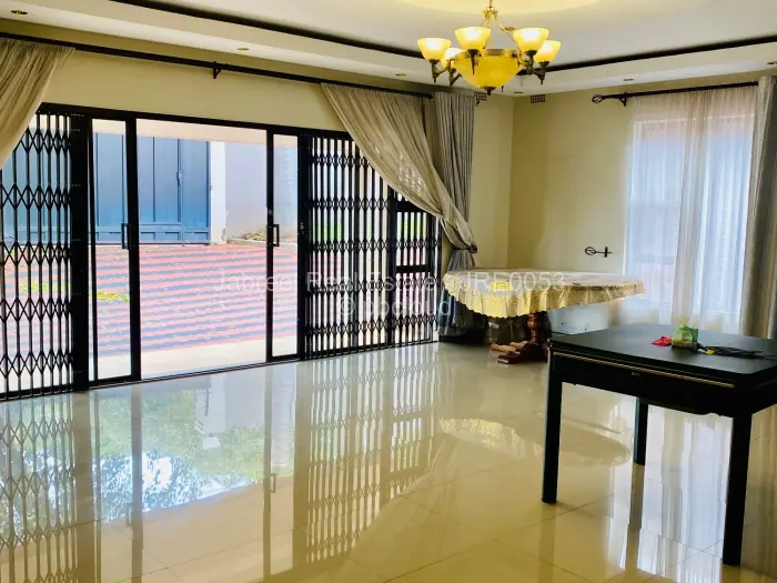 6 Bedroom House for Sale in Pomona, Harare