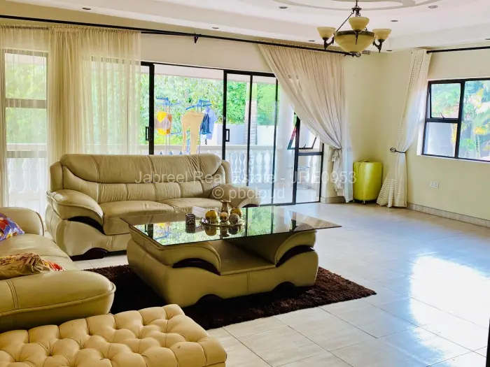 6 Bedroom House for Sale in Pomona, Harare
