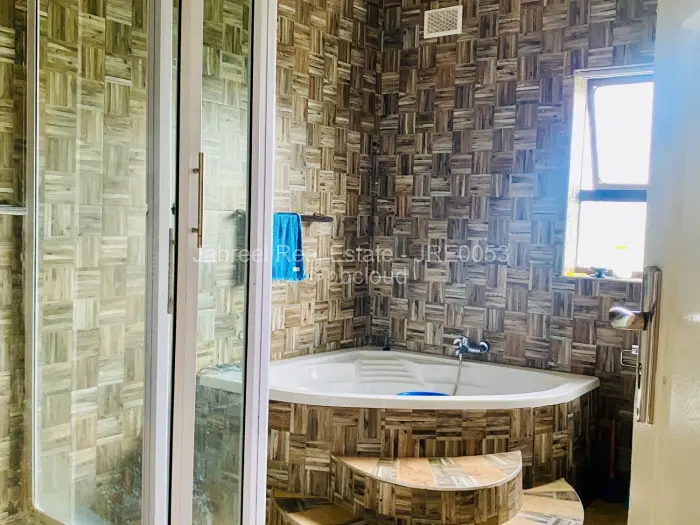 6 Bedroom House for Sale in Pomona, Harare