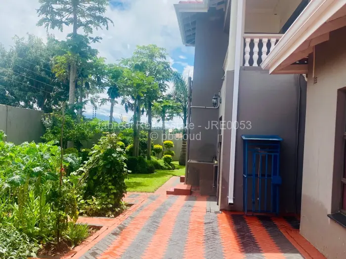 6 Bedroom House for Sale in Pomona, Harare