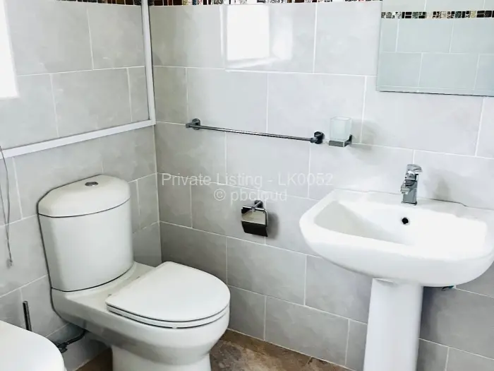 6 Bedroom House to Rent in Manresa, Harare