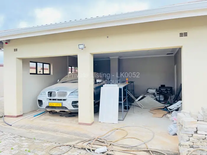 6 Bedroom House to Rent in Manresa, Harare