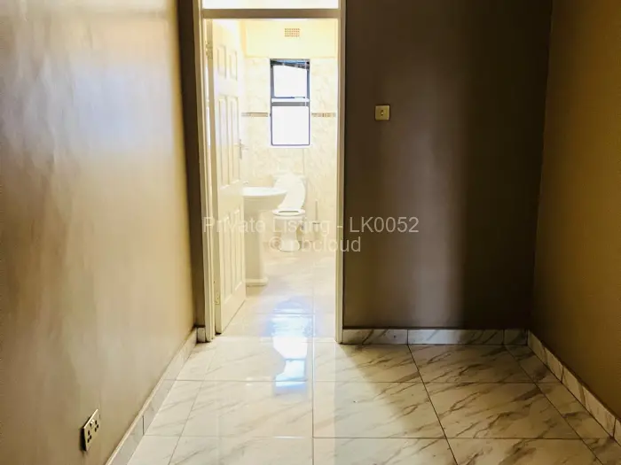 6 Bedroom House to Rent in Manresa, Harare