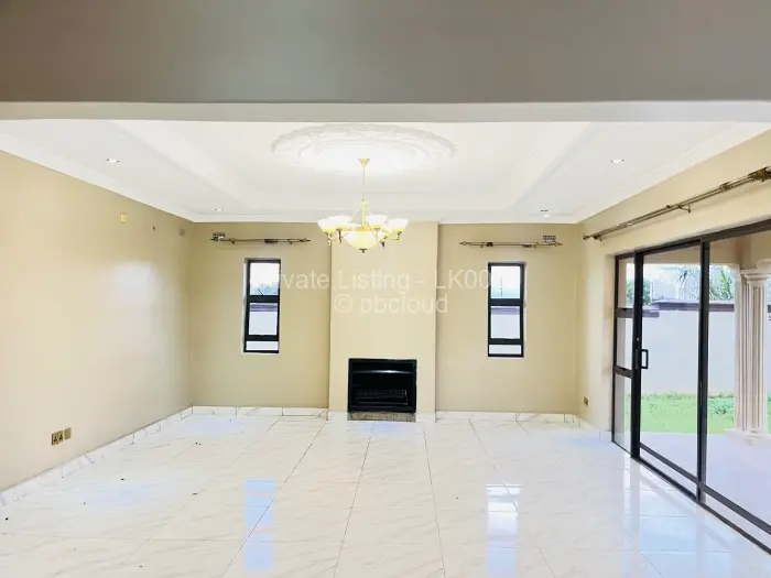 6 Bedroom House to Rent in Manresa, Harare