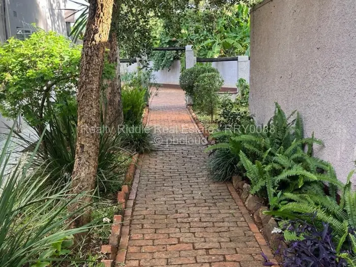 4 Bedroom House to Rent in Highlands, Harare