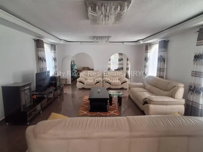 4 Bedroom House to Rent in Highlands, Harare