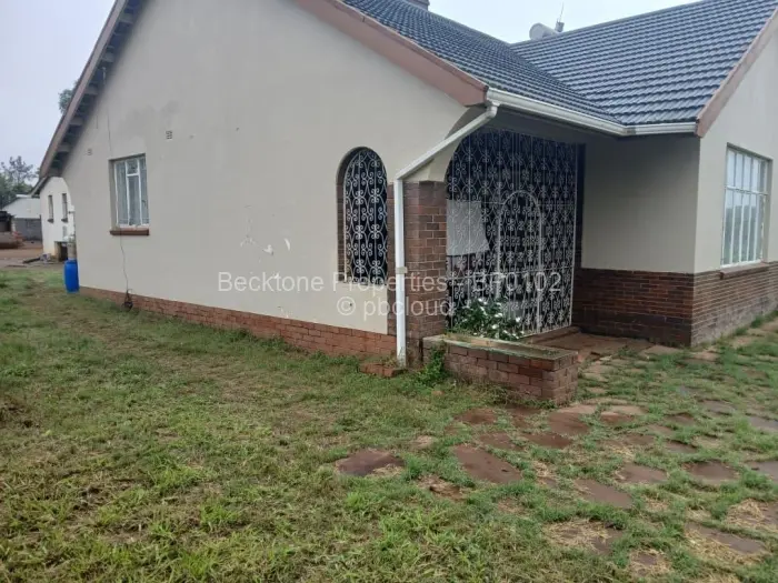 3 Bedroom House for Sale in Riverside South, Bulawayo