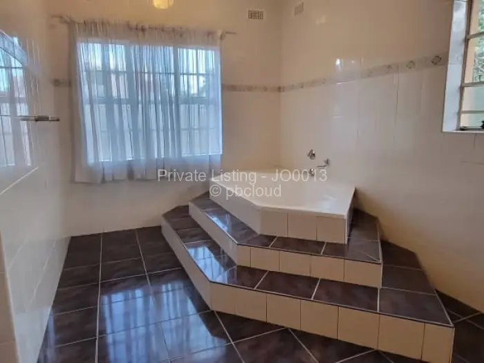 5 Bedroom House to Rent in Glen Lorne, Harare