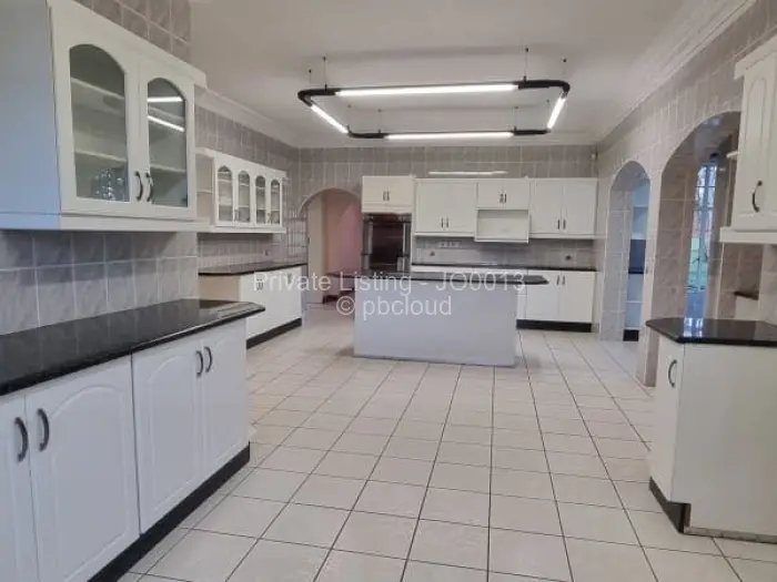 5 Bedroom House to Rent in Glen Lorne, Harare
