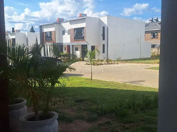 Townhouse/Cluster to Rent in Greendale North, Harare