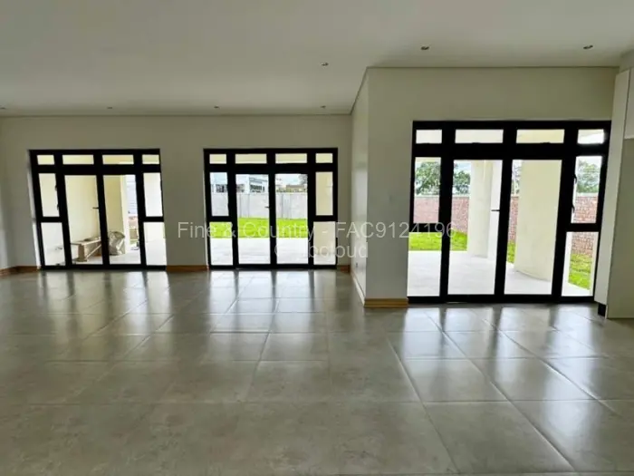 Townhouse/Cluster for Sale in Greendale North, Harare