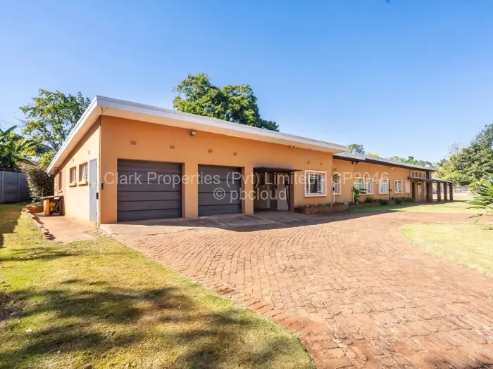 6 Bedroom House for Sale in Greystone Park, Harare