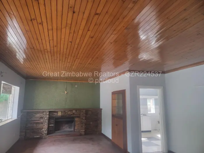 3 Bedroom House to Rent in Queensdale