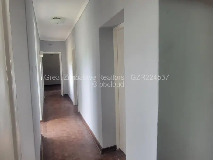 3 Bedroom House to Rent in Queensdale