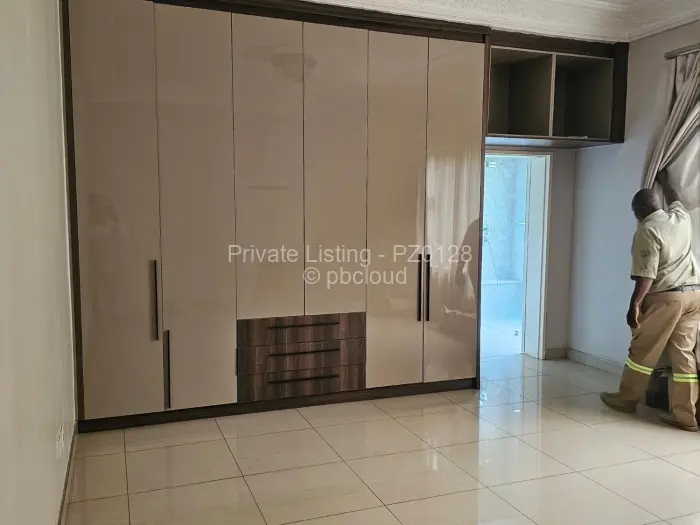 7 Bedroom House for Sale in Quinnington, Harare