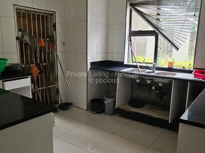 7 Bedroom House for Sale in Quinnington, Harare