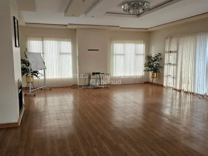 7 Bedroom House for Sale in Quinnington, Harare