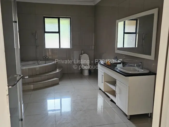 7 Bedroom House for Sale in Quinnington, Harare