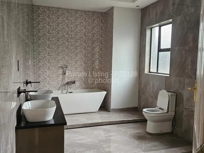 7 Bedroom House for Sale in Quinnington, Harare