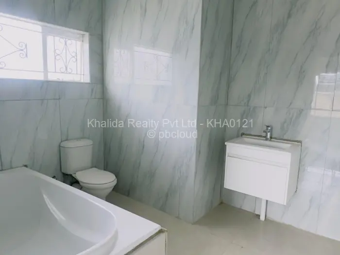 4 Bedroom House to Rent in Mabelreign, Harare
