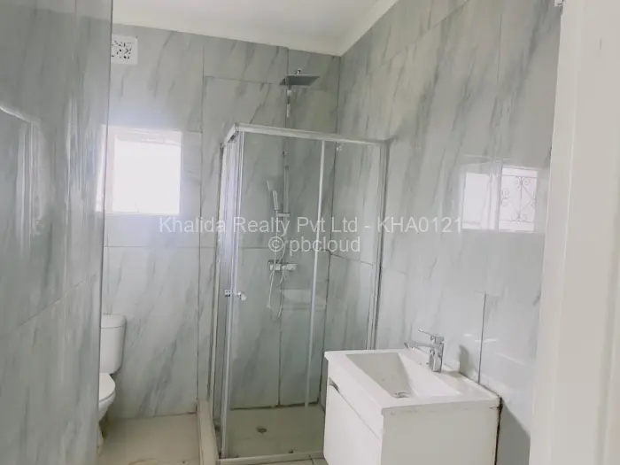 4 Bedroom House to Rent in Mabelreign, Harare