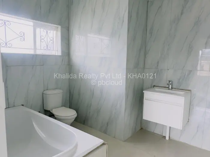 4 Bedroom House to Rent in Mabelreign, Harare