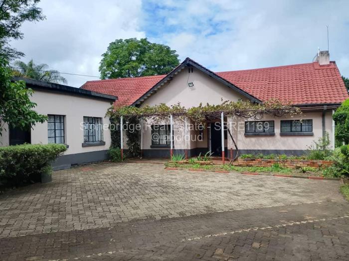 4 Bedroom House for Sale in Riverside North, Bulawayo