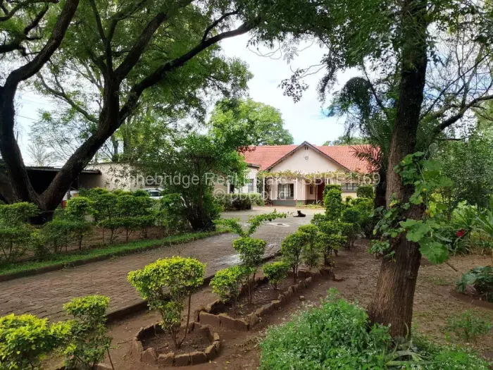 4 Bedroom House for Sale in Riverside North, Bulawayo