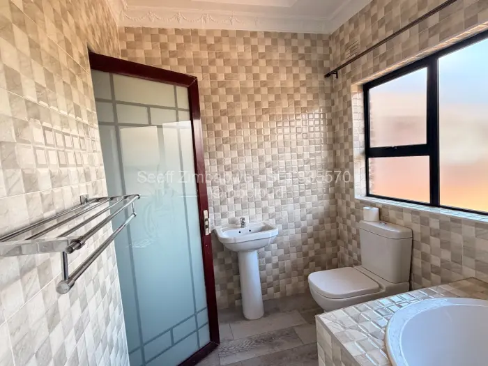 5 Bedroom House for Sale in Ruwa, Ruwa