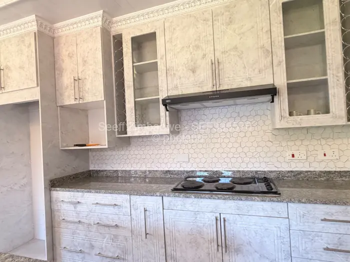 5 Bedroom House for Sale in Ruwa, Ruwa