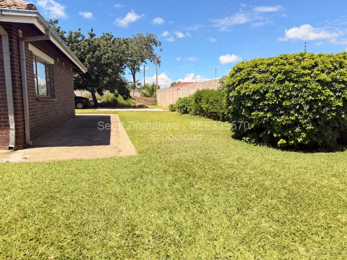 5 Bedroom House for Sale in Ruwa, Ruwa