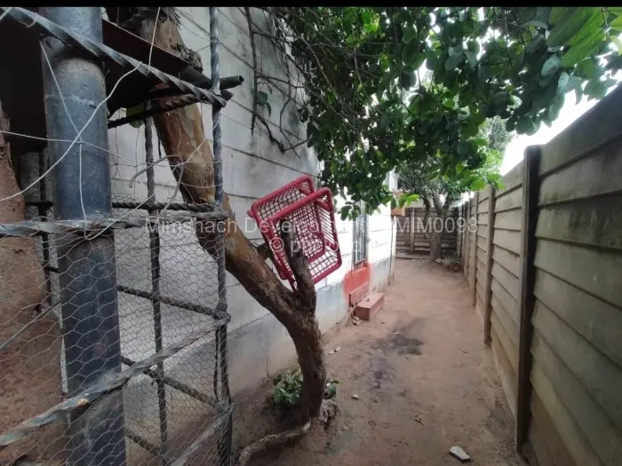 2 Bedroom House for Sale in Mabvuku, Harare