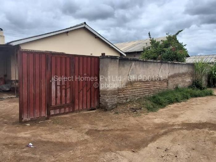 4 Bedroom House for Sale in Chitungwiza, Chitungwiza