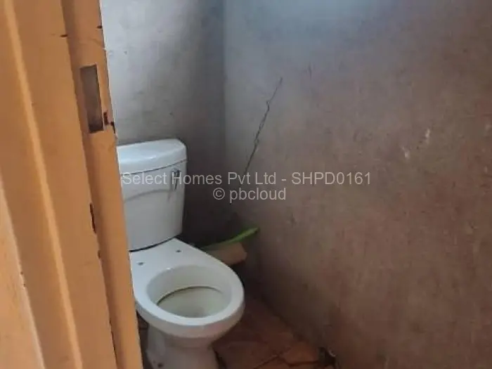 4 Bedroom House for Sale in Chitungwiza, Chitungwiza