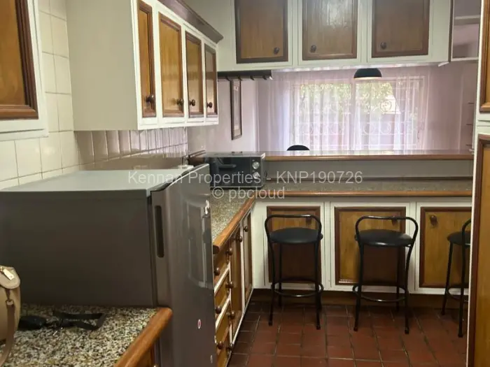 Townhouse/Cluster to Rent in Newlands, Harare