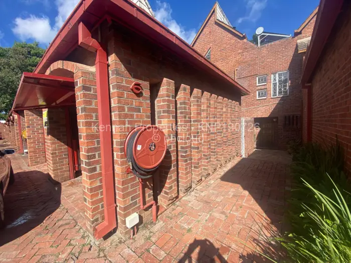 Townhouse/Cluster to Rent in Newlands, Harare
