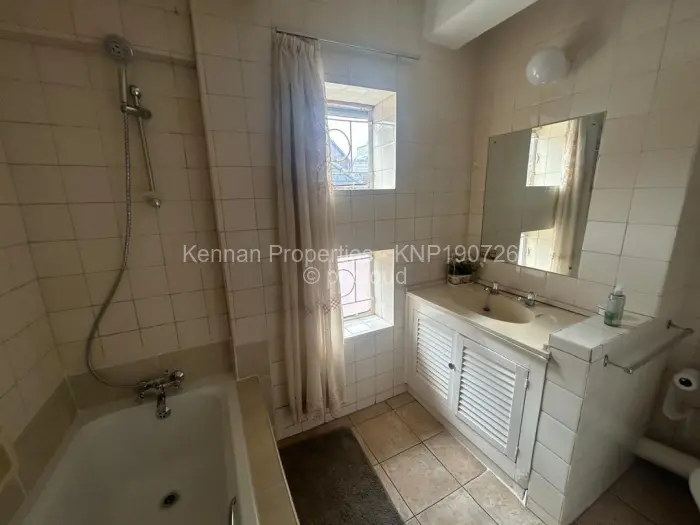 Townhouse/Cluster to Rent in Newlands, Harare