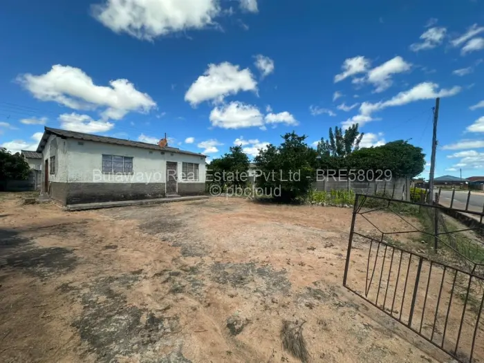 3 Bedroom House for Sale in Luveve, Bulawayo