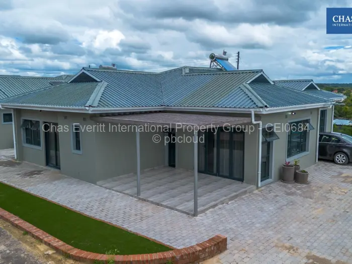 Townhouse/Cluster for Sale in Buena Vista, Bulawayo