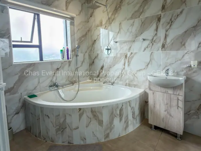 Townhouse/Cluster for Sale in Buena Vista, Bulawayo