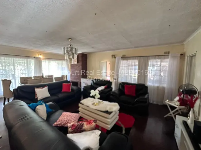 4 Bedroom House for Sale in Zengeza, Chitungwiza