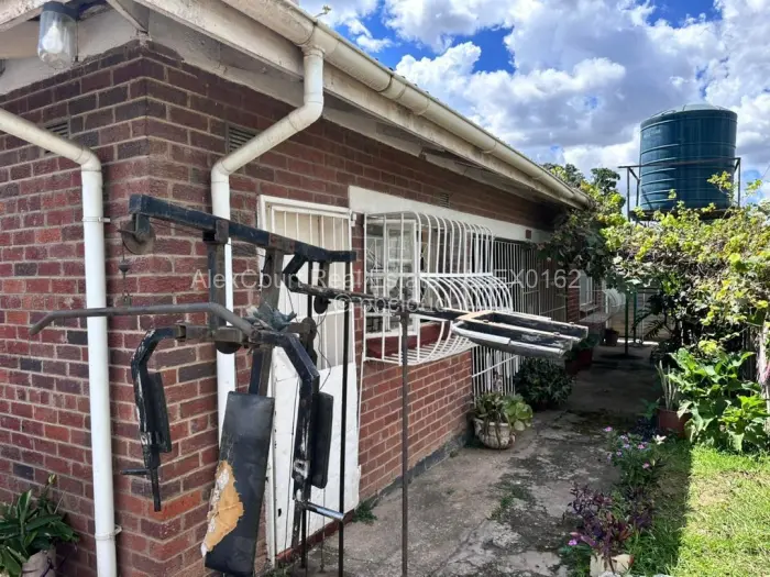 4 Bedroom House for Sale in Zengeza, Chitungwiza